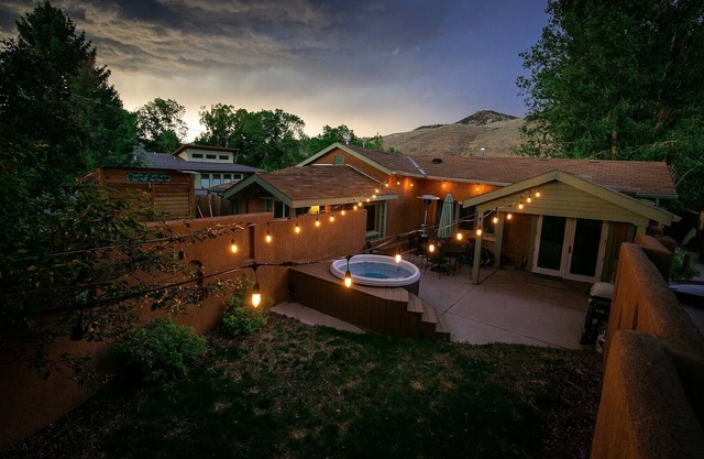 Frontside Hacienda In Downtown Salida! Ark River Haciendas. STR #012962