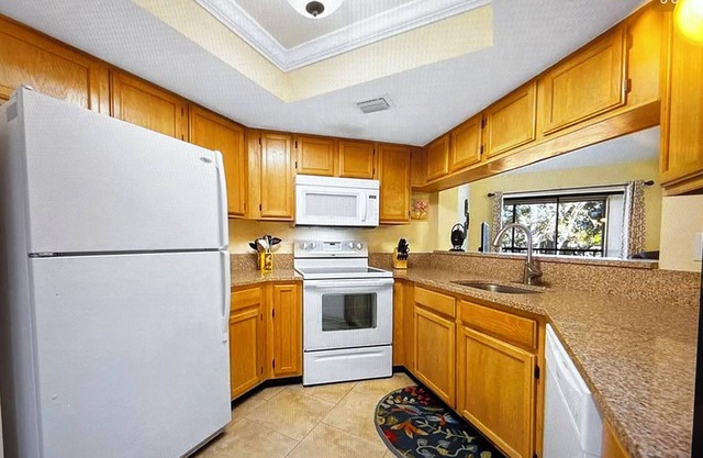 Ft. Myers Condo Minutes From The Beach! GREAT LOCATION! 2BR, 2Bath