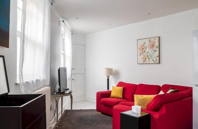 Fulham Amazing 2-Bedroom House by Central London