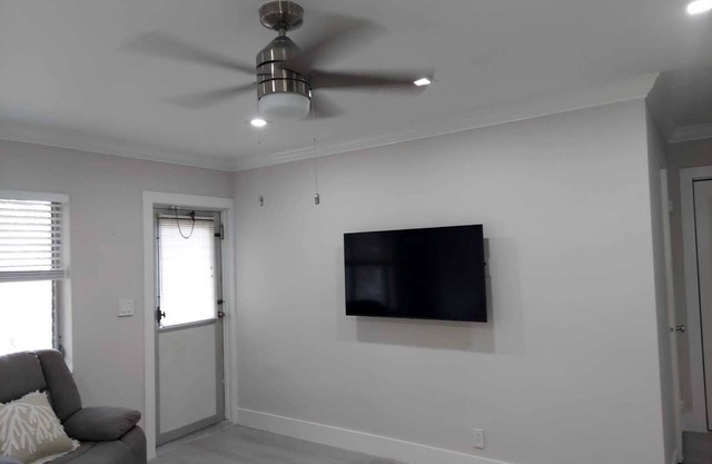 full 2 bd/2ba apartment with living room and fully equipped kitchen, beach front