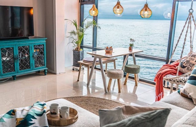 Full ocean view from entire condo. 2Beds/1bath with free parking