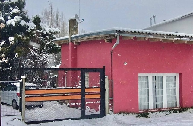Fully equipped cottage ideal for a family. With own garage