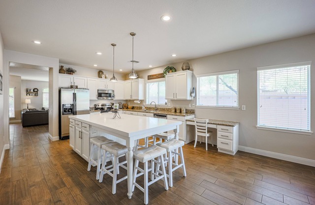 Fully Remodeled Family Home Beautiful Quiet NW Peoria Near Golf & Mountains