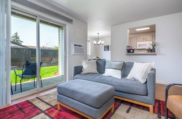 Fully renovated two bedroom, one bathroom apartment in downtown Kalispell avenues