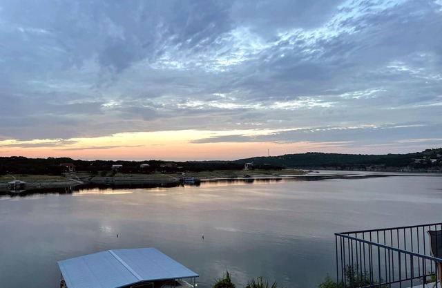 Fun N The Sun Lake Travis Resort 105
