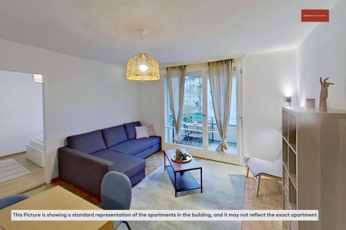 Functional 3BR Stay with Balcony