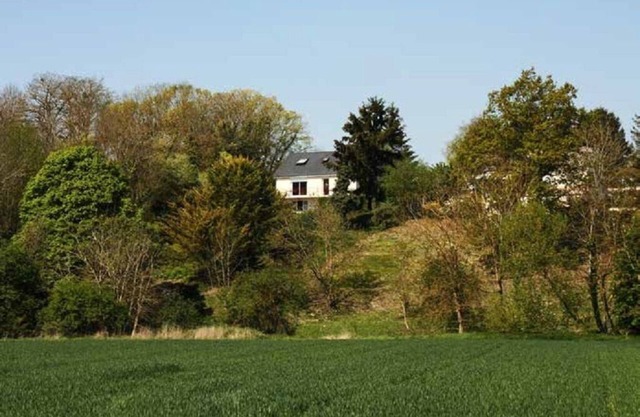Furnished accommodation for tourism and bike workshop