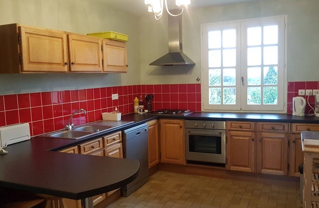 Furnished apartment in comfortable single-family house with mature garden