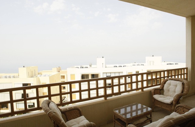 Furnished apartment with pool access