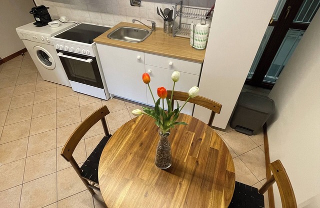 Furnished apartment, a stone's throw from the center, convenient to all services