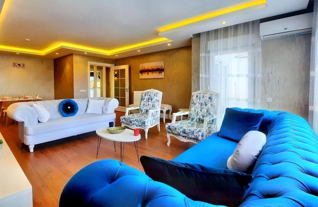 Furnished Flat Near Beaches in Muratpasa, Antalya