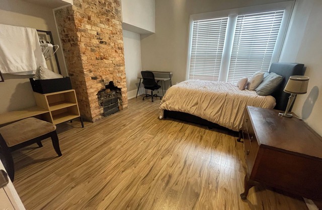 Furnished room at Ga tech campus close to Mercedes Benz stadium at a great rate