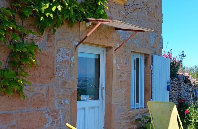 Gîte à la Campagne, à Seulement 20 km de Lyon. Calme Absolu et vue Panoramique