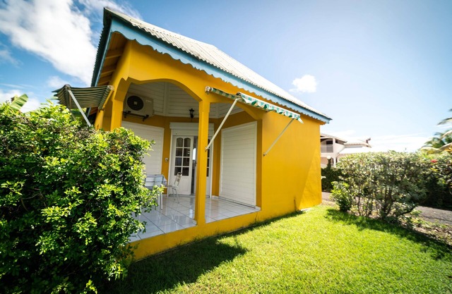 Gîte Banane, 1 bedroom at Domaine de Marly, rated 3*.