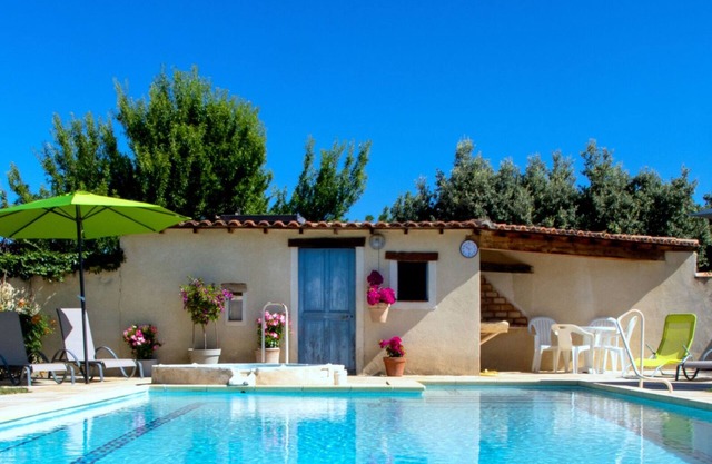 Gîte classé 3* Piscine et Jacuzzi chauffés par système solaire