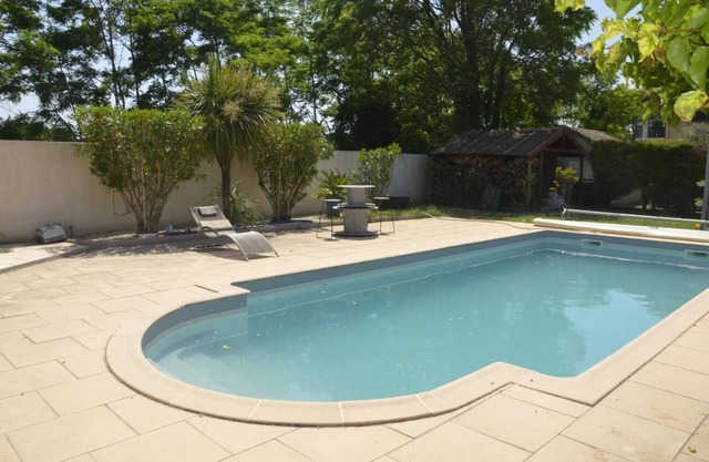 Gîte Climatisé Pour 2 Personnes Avec Piscine Partagée