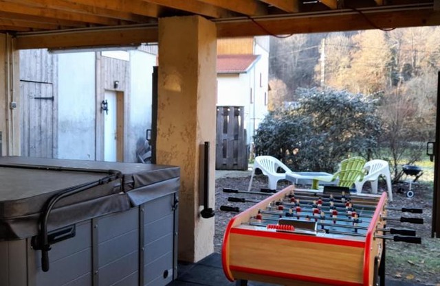 Gîte de charme avec jacuzzi étang babyfoot et rivière