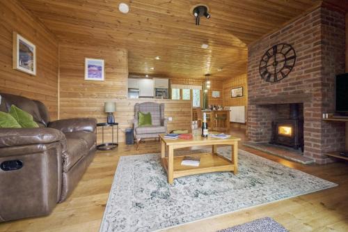 Gadwall Lodge with Hot-tub