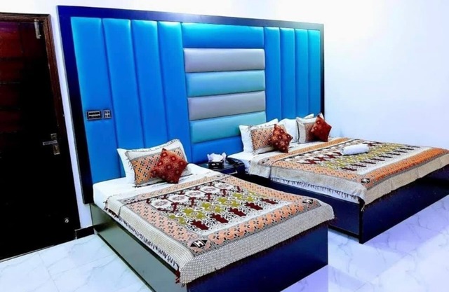 Galaxy Inn - Near Aga Khan Hospital Branch