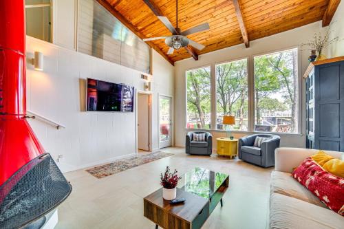 Game Room and Fire Pit Retreat on Cedar Creek Lake!