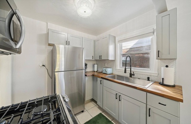 GameTime Hide Out Vibes