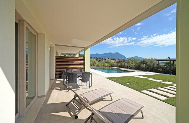 Gardaliva 3: in new small residence with pool near to the beach