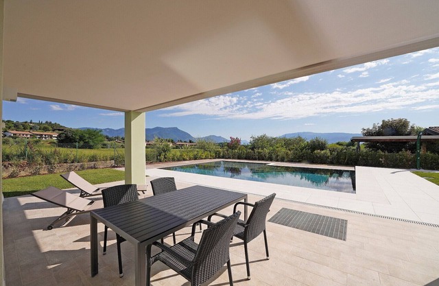Gardaliva studio: in small residence with pool near to the lake