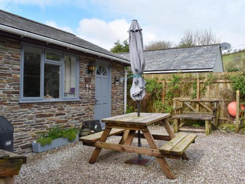 Garden Cottage - Uk30590