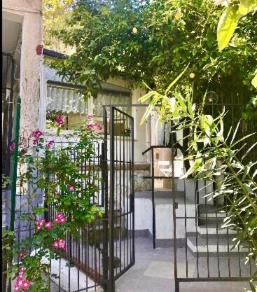GARDEN HOUSE Apartments in Naples