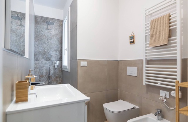 Garden by the sea - One-bedroom apartment with swimming pool and large garden