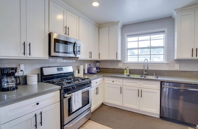 Gardena's Charming Family Retreat Getaway