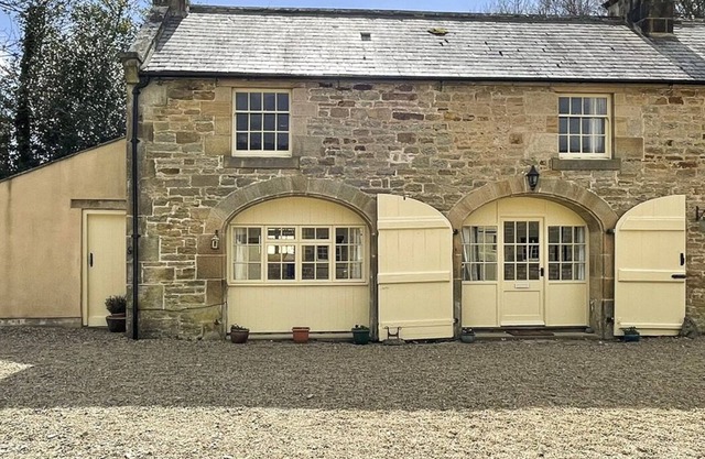 Gardener's Cottage - Three Bedroom Villa, Sleeps 6