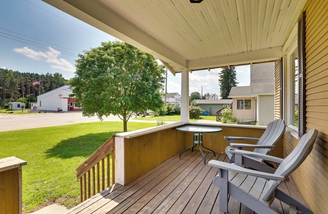 Gas Grill & Porch: Rural Hixton Vacation Home!