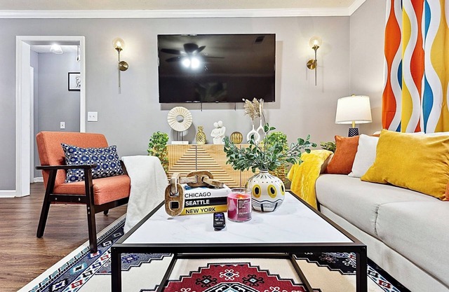 GA’s Peaches - Where Modern Meets Southern Comfort