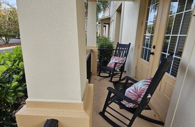 Gated, quiet 3 bdrm 3 bath townhome at Sanford, Heathrow & Lake Mary junction.