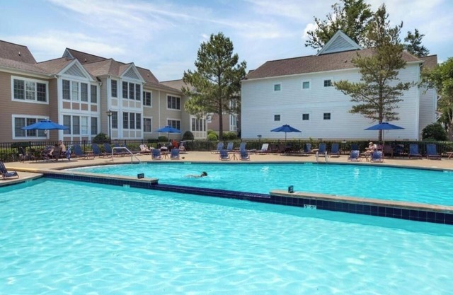 Gated Williamsburg Stay – Spacious Townhome Near Jamestowne & Parks