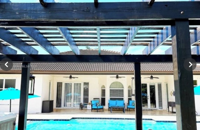 Gateway to Paradise - Miami and the Florida Keys & Key WestnIn a luxury home