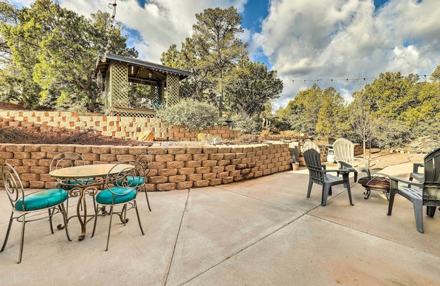 Gazebo & Fire Pit: Pet-Friendly Payson Home!