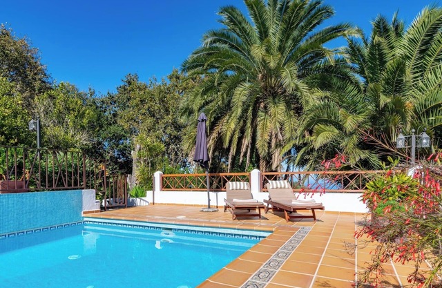 GC0003 Holiday cottage with shared pool in Fontanales