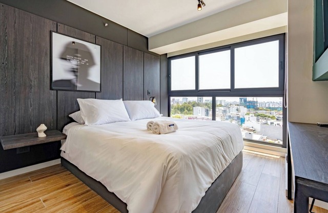 geko| Polock Loft with city views in business hub