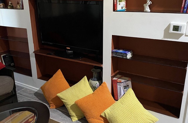 Gem of a find, walking distance to Loma Linda University Hospital, VA & more!