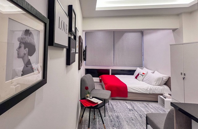 Gemmayzeh House Brown