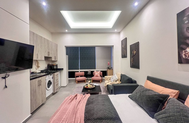 Gemmayzeh House Pink