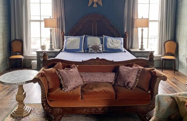 General Store Giant Loft - Two Bedroom