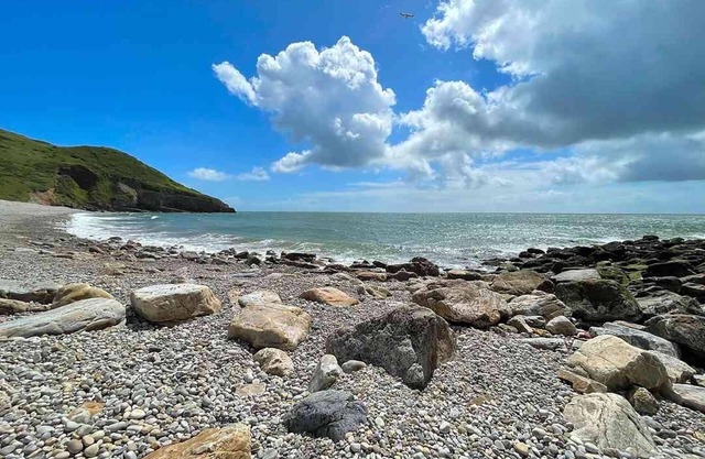 Geodome Glamping With sea Views Near Pendine