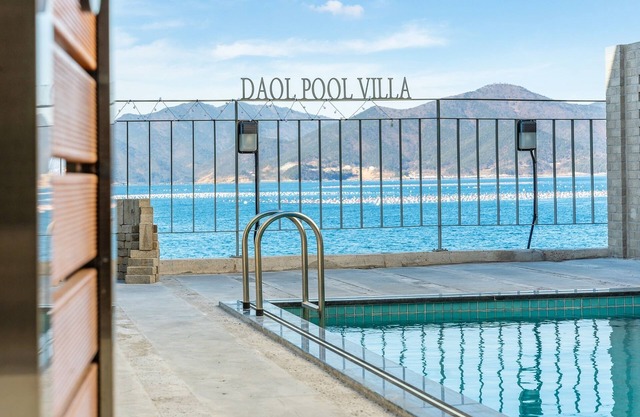 Geoje Daol Pool Villa Pension