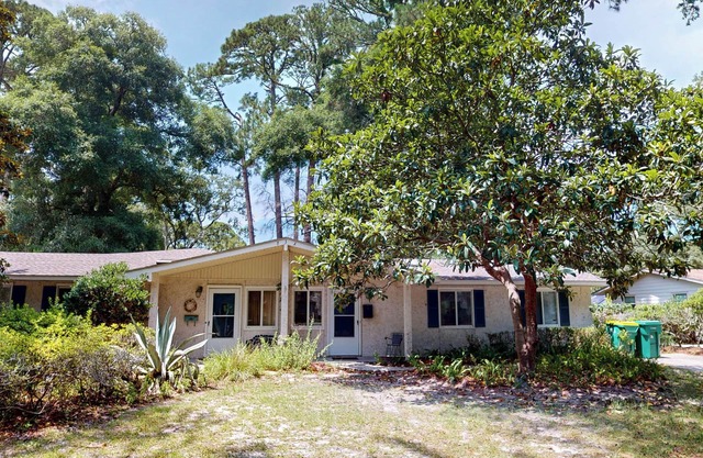 GEORGIA TABBY DUPLEX UNIT A 2 bedroom, 1 bathroom