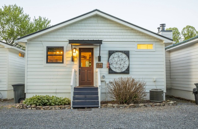 Get cozy lakeside in a chic chalet with mountain views