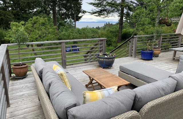 Get the Best of 4 Worlds_ Sea, Forest, Slopes and Comfort