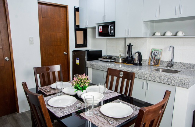 Gibbz Apartelle (Unit 204)